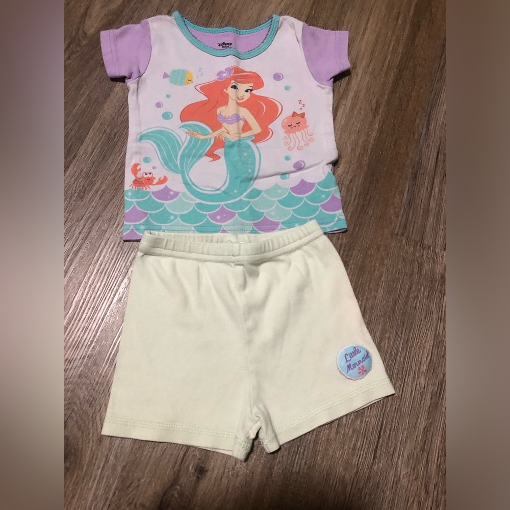 Little Mermaid pjs - Picture 4 of 8